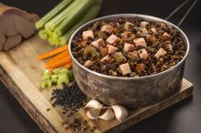 Farmářská šunka s čočkovým ragú - 400g (2)